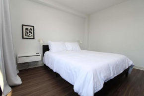 Classic HP Studio with Fast Transit to UChicago & DT by Zencity